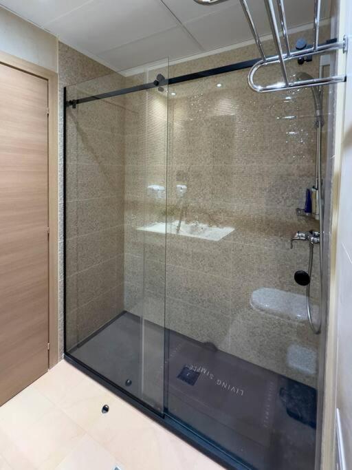 Luxury 2 Bedroom Apartment Bucharest Exterior photo